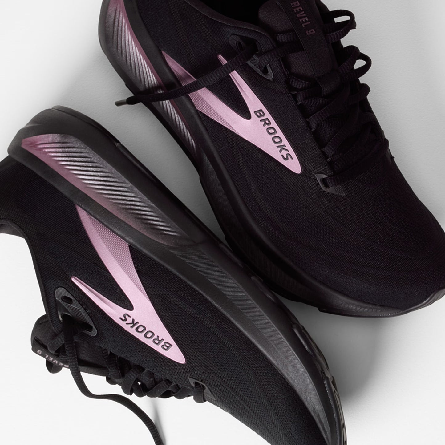Brooks Womens Revel 9